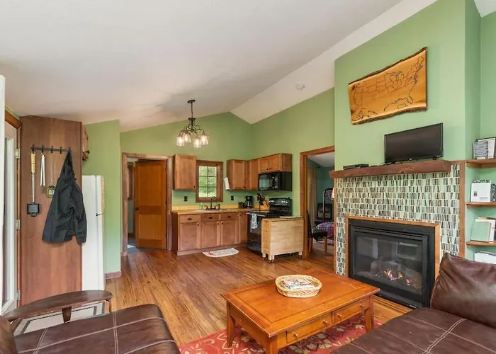 2 Bedroom-Riverfront-Fireplace - Pet Ok
