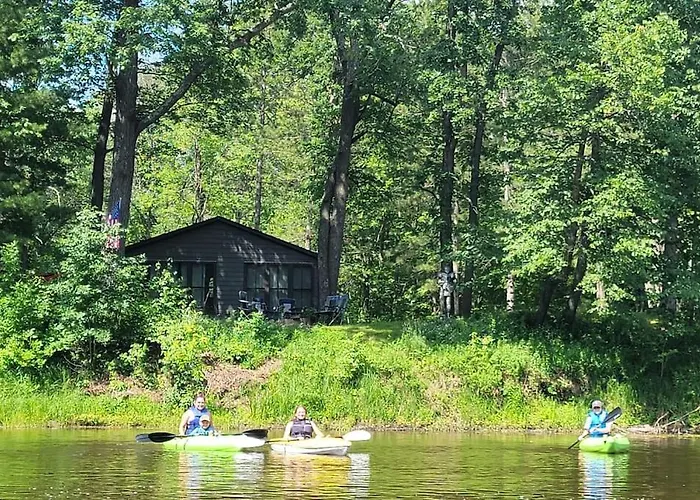 2 Bedroom-Riverfront-Fireplace - Pet Ok