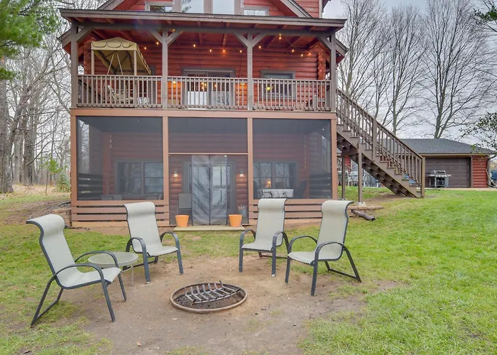 Modern Log Cabin W/ Rec Room, Steps To Lake!